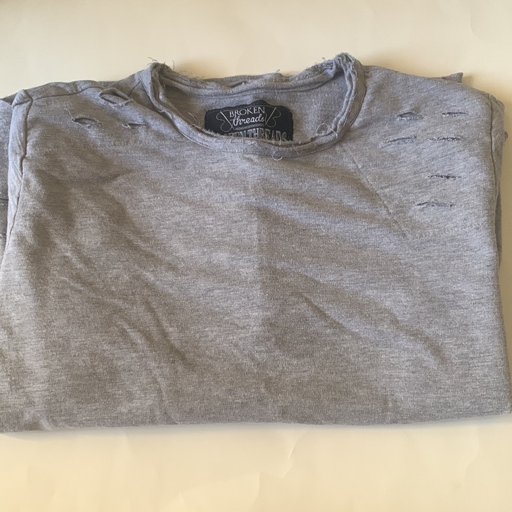 Broken Threads Mens Top Size Medium - image 5